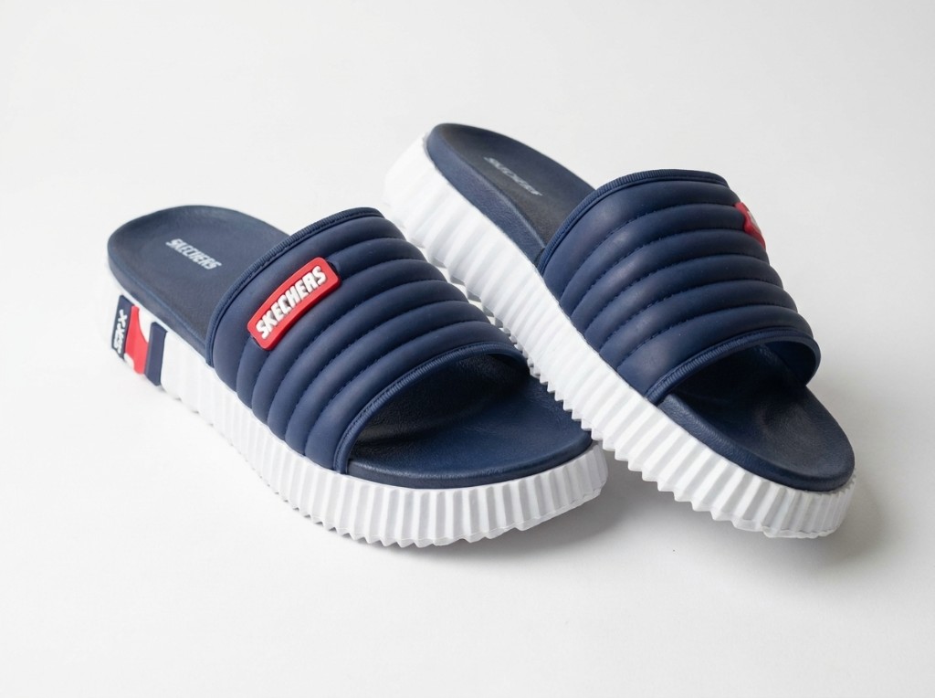 Skechers Men’s Quilted Ridge Platform Slides 3