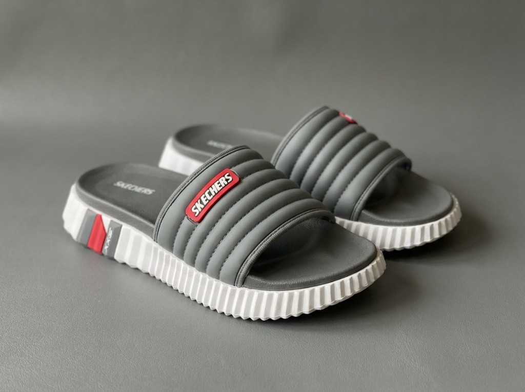Skechers Men’s Quilted Ridge Platform Slides 5