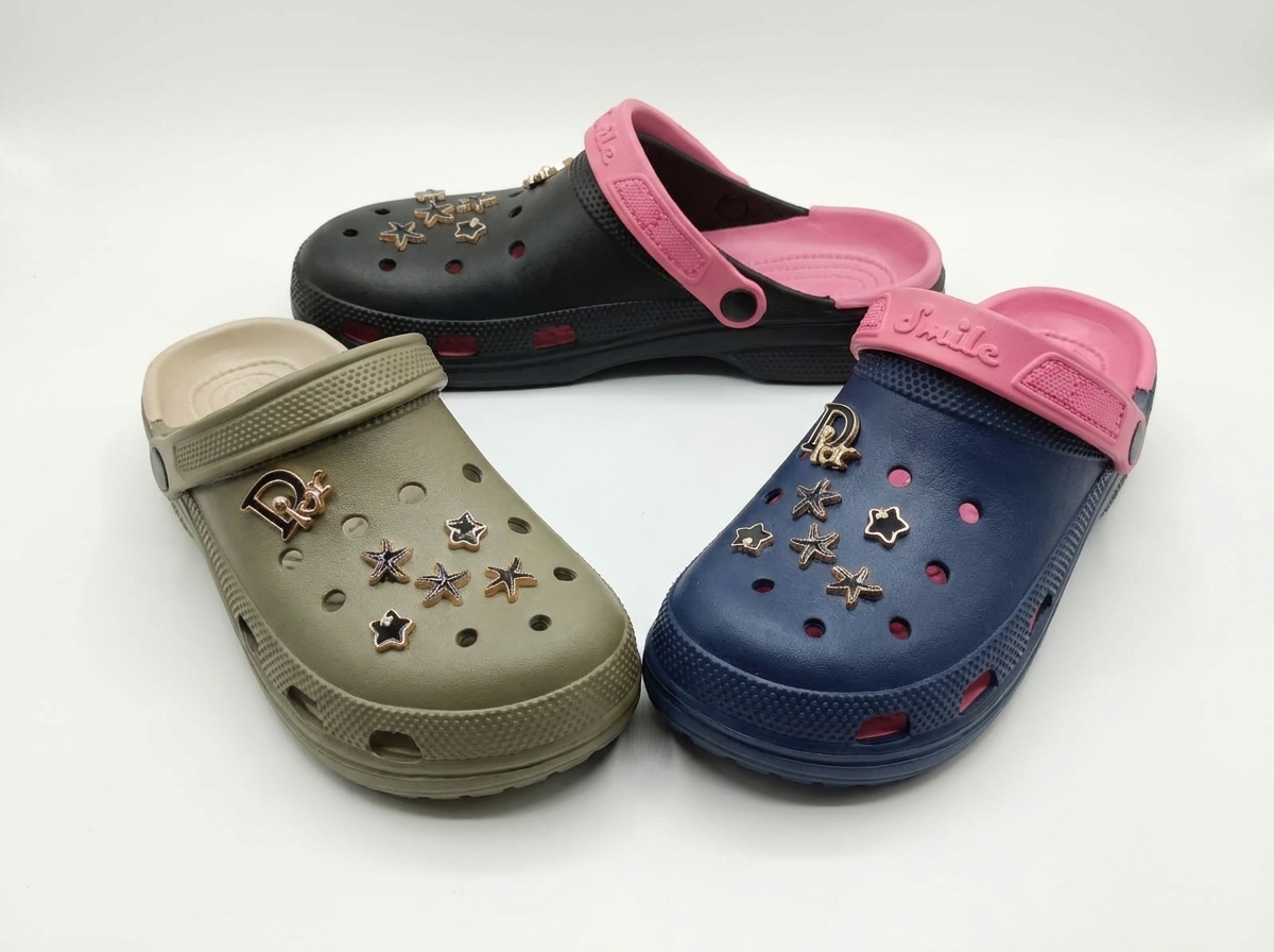 Women’s Star Charm Comfort Clogs 6