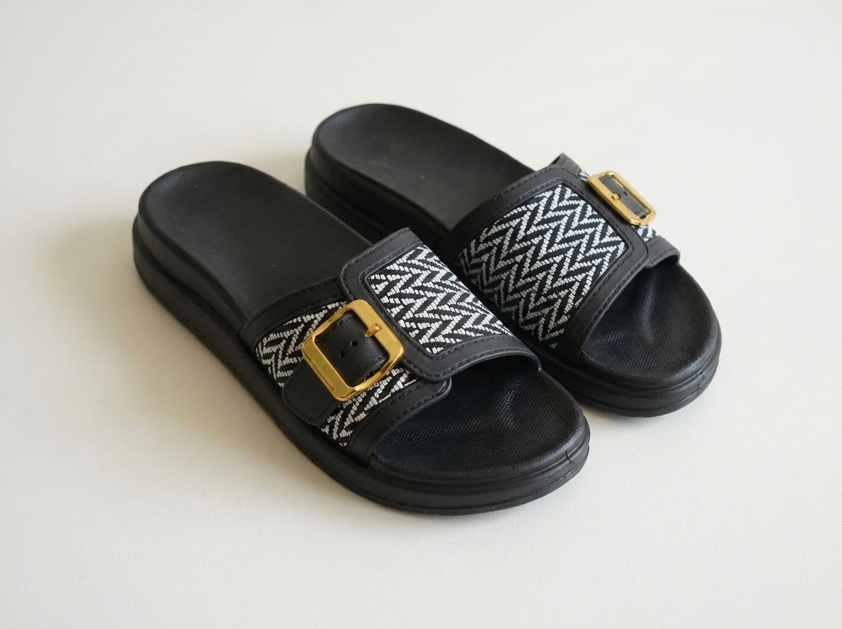 Women’s Woven Buckle Comfort Slides 2